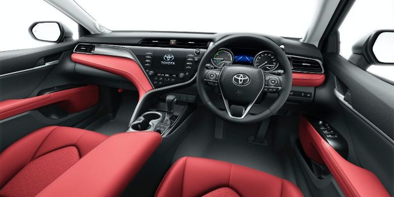 Rayakan Hari Jadi Ke-40, Toyota Luncurkan Camry Black Edition